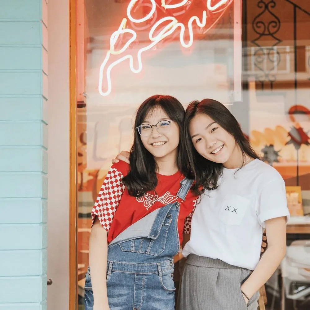 potret YouTuber Tanah Air bareng saudaranya dari berbagai sumber potret YouTuber Tanah Air bareng saudaranya dari berbagai sumber