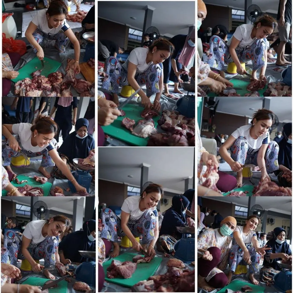 Momen Ayu Ting Ting potong daging kurban © 2021 brilio.net