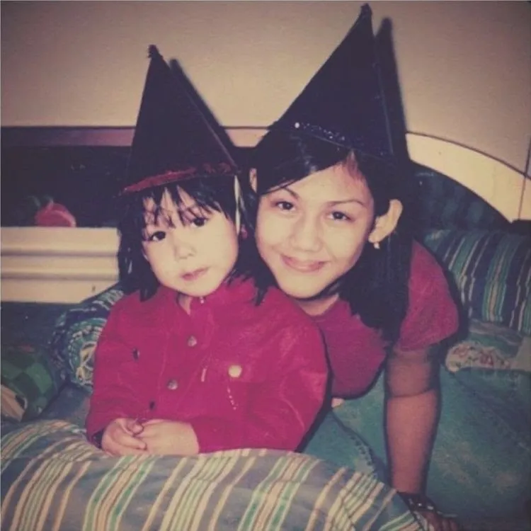 Potret masa kecil Vanesha Prescilla dan Sissy Priscillia © 2021 brilio.net