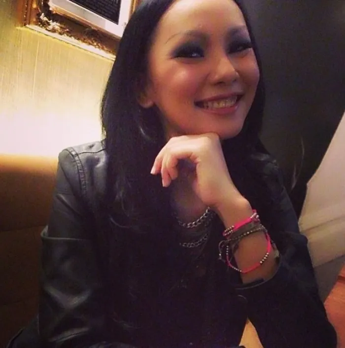 Kalina bermakeup tebal © 2021 brilio.net Kalina bermakeup tebal © 2021 brilio.net