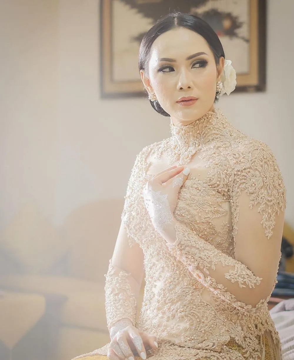 Kalina bermakeup tebal © 2021 brilio.net Kalina bermakeup tebal © 2021 brilio.net