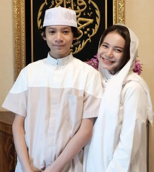 Potret kebersamaan Rossa dan putranya © Instagram/@itsrossa910 Potret kebersamaan Rossa dan putranya © Instagram/@itsrossa910