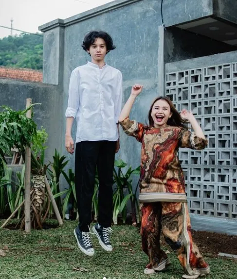 Potret kebersamaan Rossa dan putranya © Instagram/@itsrossa910 Potret kebersamaan Rossa dan putranya © Instagram/@itsrossa910