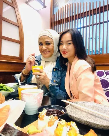 potret Betharia Sonata dan putrinya © Instagram/@official.bethariasonata