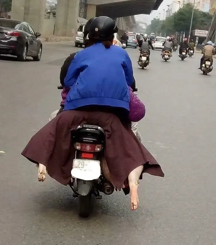 aksi pengendara motor lucu abis © 2021 instagram.com