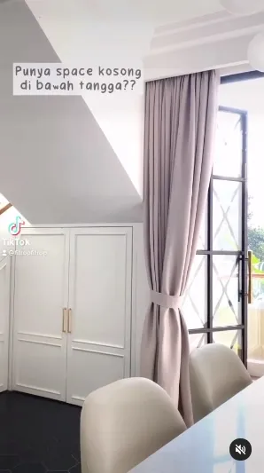 Potret minimarket dalam rumah Fitri Tropica © Instagram/@fitrop