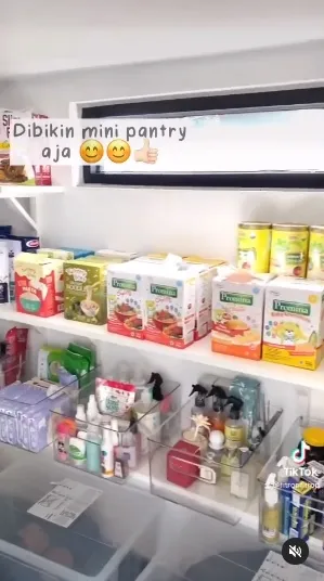 Potret minimarket dalam rumah Fitri Tropica © Instagram/@fitrop