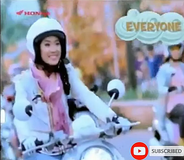 penyanyi bintang iklan motor © YouTube penyanyi bintang iklan motor © YouTube