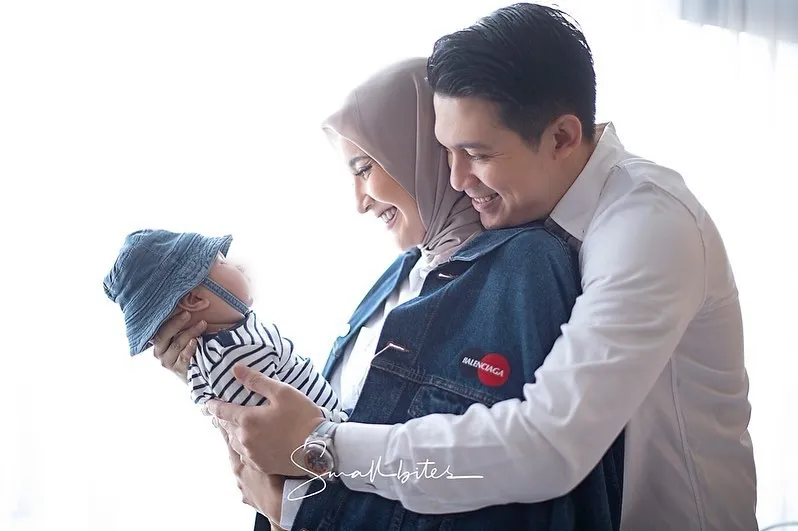 potret Zaskia Sungkar bareng anak © berbagai sumber potret Zaskia Sungkar bareng anak © berbagai sumber