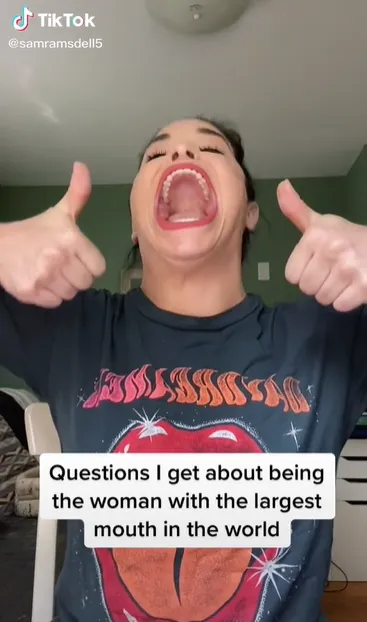 wanita dengan rekor mulut terbesar di dunia Instagram dan TikTok wanita dengan rekor mulut terbesar di dunia Instagram dan TikTok