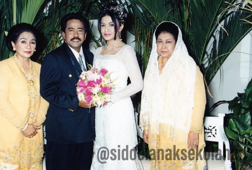 Pernikahan Si Doel dan Sarah © 2021 brilio.net Pernikahan Si Doel dan Sarah © 2021 brilio.net