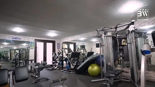 potret ruang gym seleb cantik © berbagai sumber