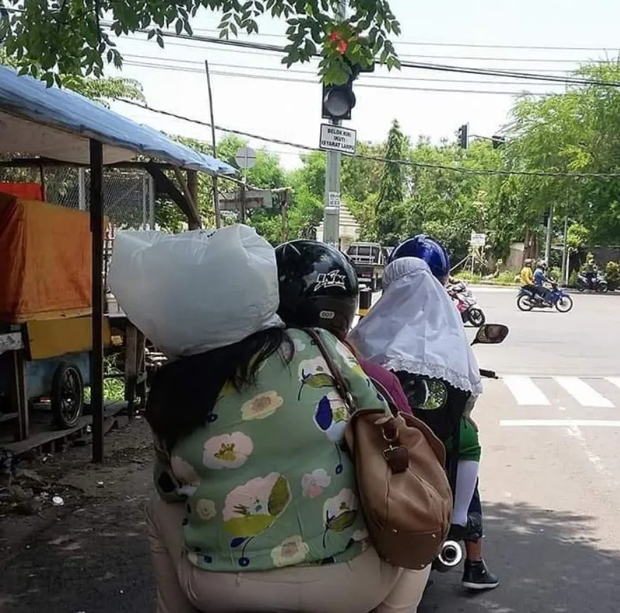 helm ala emak-emak © 2021 brilio.net helm ala emak-emak © 2021 brilio.net