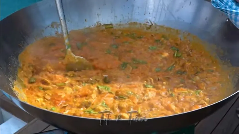 Titi Kamal masak seblak © 2021 brilio.net