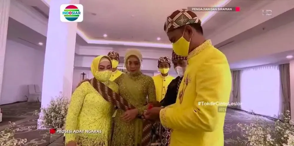 sungkeman Lesty Kejora © 2021 brilio.net sungkeman Lesty Kejora © 2021 brilio.net