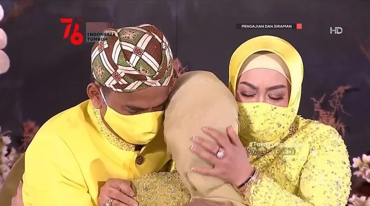 sungkeman Lesty Kejora © 2021 brilio.net sungkeman Lesty Kejora © 2021 brilio.net