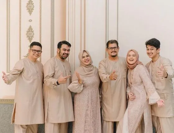 Momen kedekatan Cut Meyriska dan sang ayah © berbagai sumber