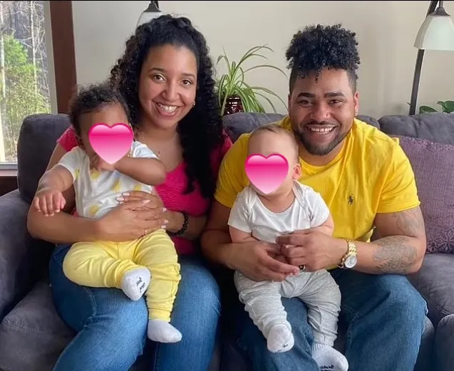 Cerita ibu bayi kembar unik © Caters