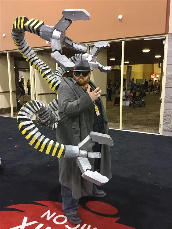 7 Potret cosplay karakter Doctor Octopus berbagai sumber 7 Potret cosplay karakter Doctor Octopus berbagai sumber