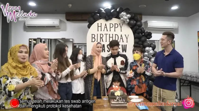 Momen ultah Athalla Naufal YouTube/Venna Melinda Channel Momen ultah Athalla Naufal YouTube/Venna Melinda Channel