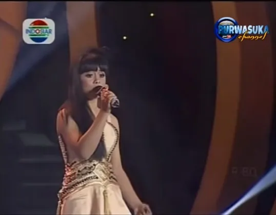 Gaya rambut Lesty Kejora saat jadi kontestan D'Academy dari berbagai sumber