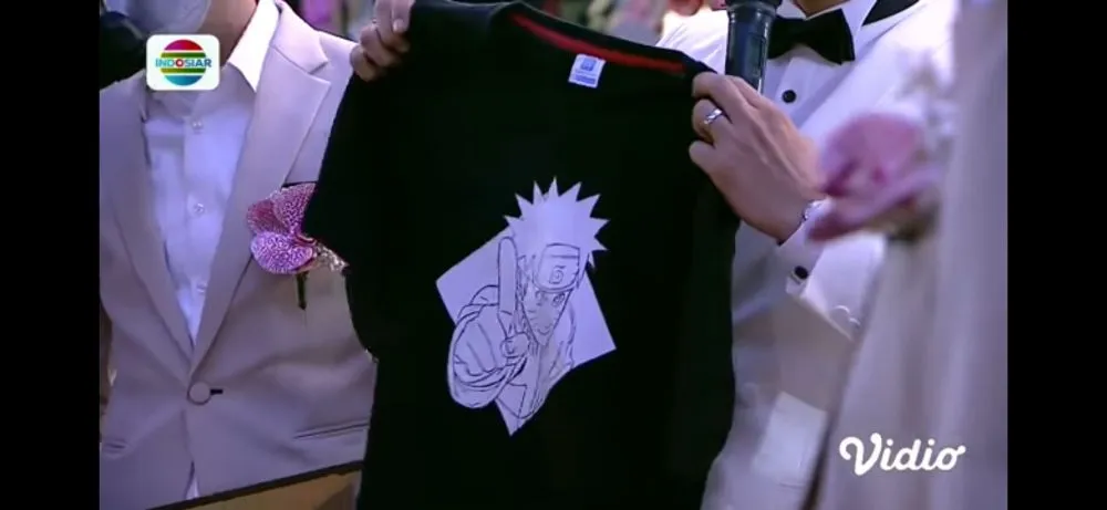 Unboxing kado grooms dan brides © 2021 brilio.net