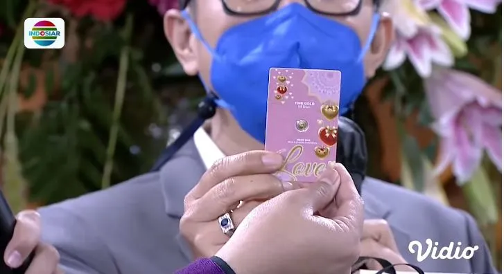 potret souvenir tasyakuran lesty dan billar © YouTube