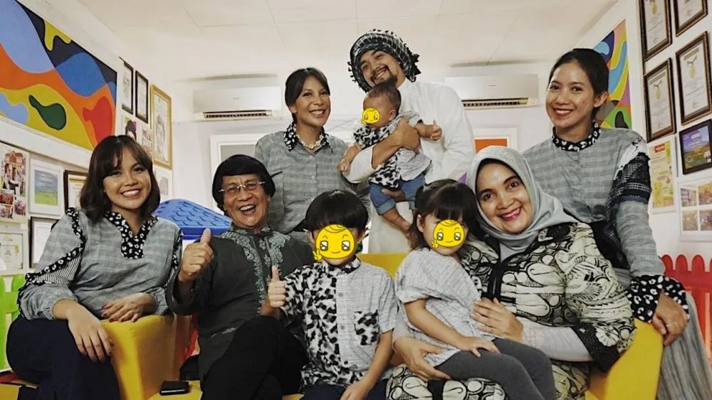 7 Potret Kak Seto bareng keluarga berbagai sumber 7 Potret Kak Seto bareng keluarga berbagai sumber