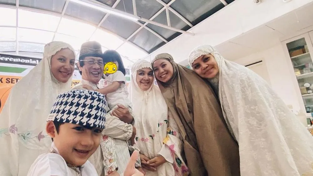 7 Potret Kak Seto bareng keluarga berbagai sumber 7 Potret Kak Seto bareng keluarga berbagai sumber