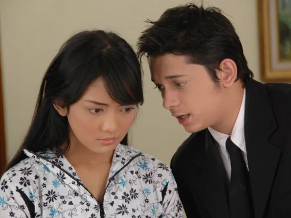 Seleb jadi pasangan Ririn di sinetron dari berbagai sumber