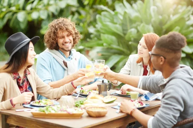 Kata-kata tentang reuni lucu © berbagai sumber Kata-kata tentang reuni lucu © berbagai sumber