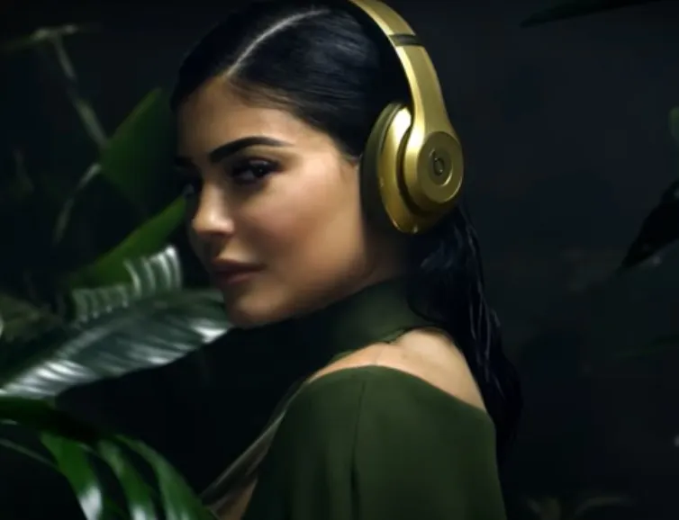 Sumber kekayaan Kylie Jenner © 2021 brilio.net