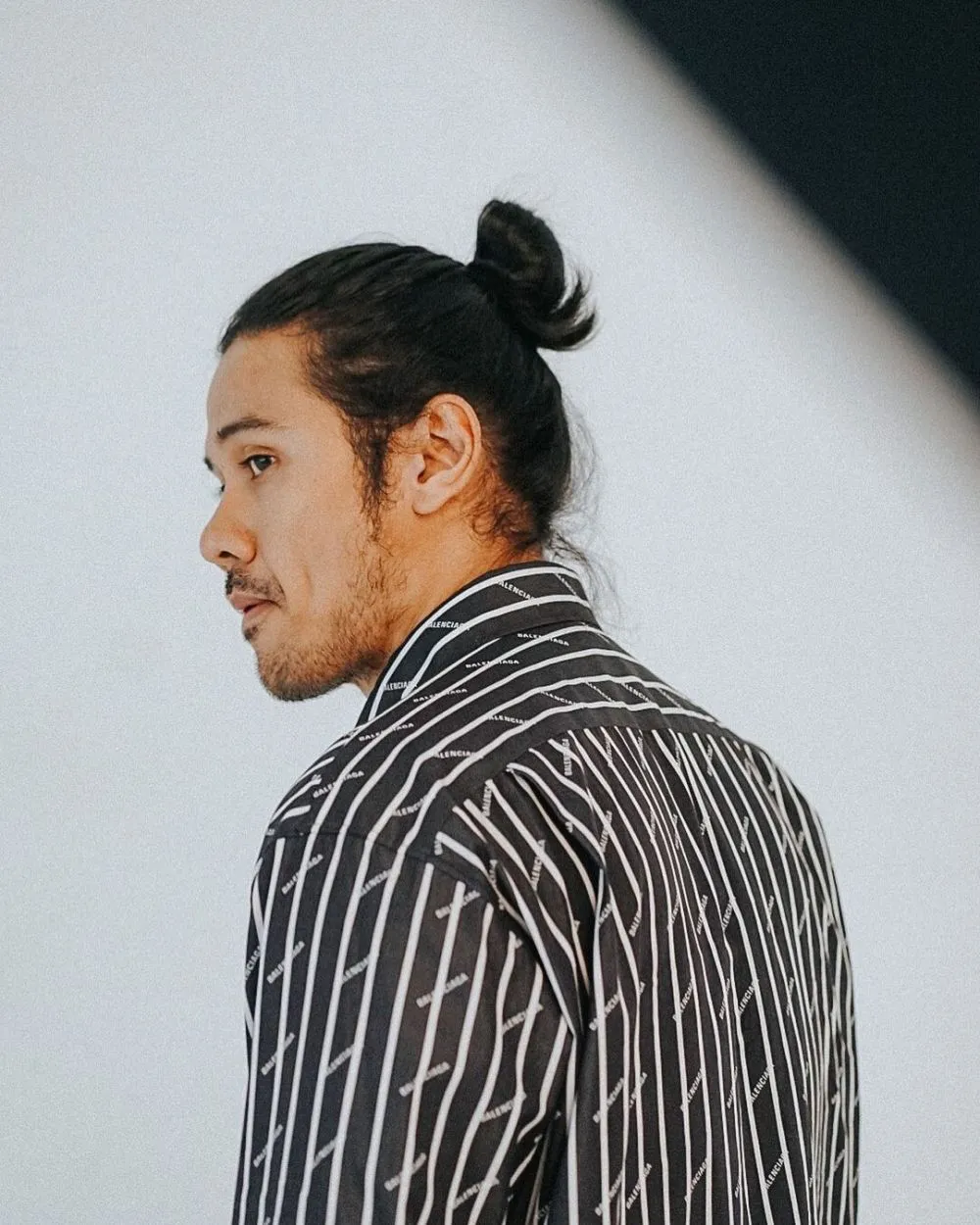 Aktor cowok rambut dicepol © 2021 brilio.net Aktor cowok rambut dicepol © 2021 brilio.net