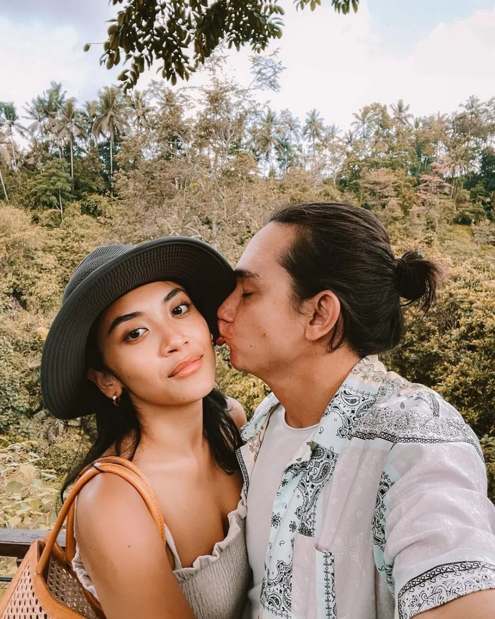 Aktor cowok rambut dicepol © 2021 brilio.net Aktor cowok rambut dicepol © 2021 brilio.net