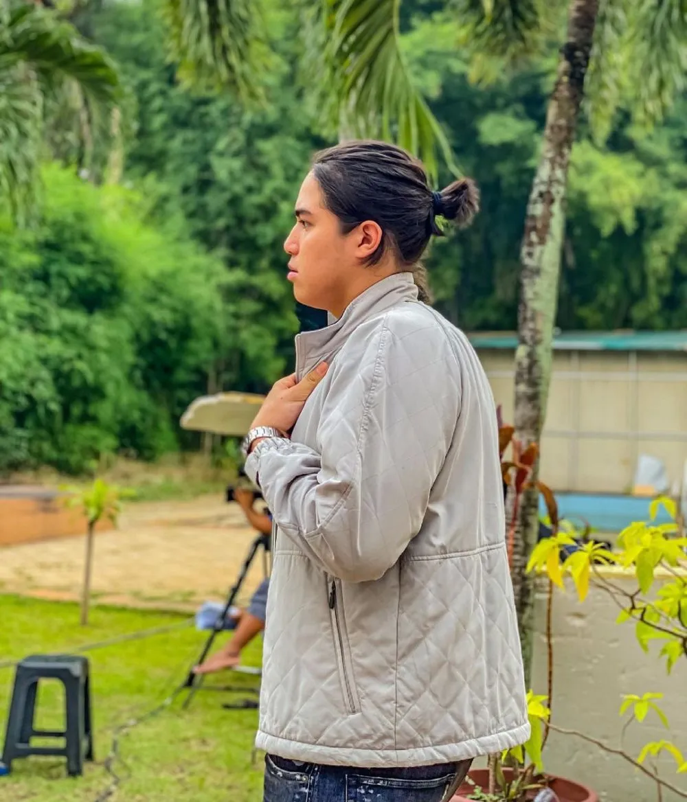 Aktor cowok rambut dicepol © 2021 brilio.net Aktor cowok rambut dicepol © 2021 brilio.net