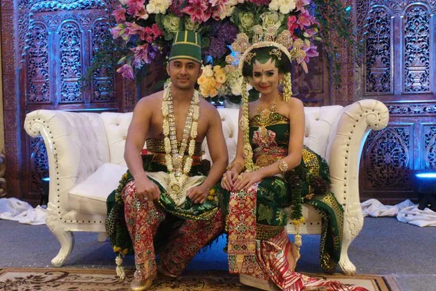 seleb menikah adat jawa dodotan © berbagai sumber