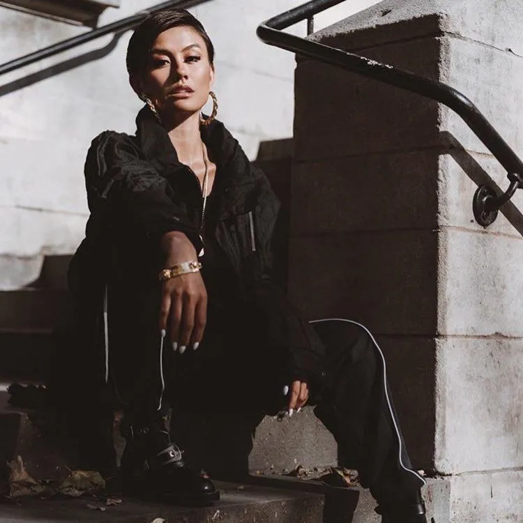 Bisnis Agnez Mo © 2021 brilio.net Bisnis Agnez Mo © 2021 brilio.net