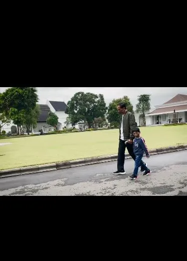 curhatan Jokowi saat momong Jan Ethes © Instagram/@jokowi curhatan Jokowi saat momong Jan Ethes © Instagram/@jokowi