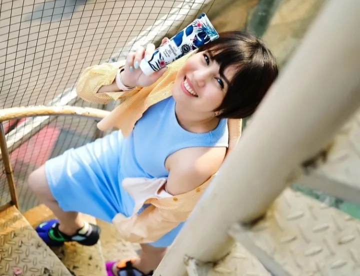 seleb turun berat badan 20 kg lebih Berbagai sumber 