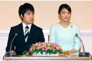 Kei Komuro tunangan Putri Mako tiba di Jepang, gaya rambutnya dikritik