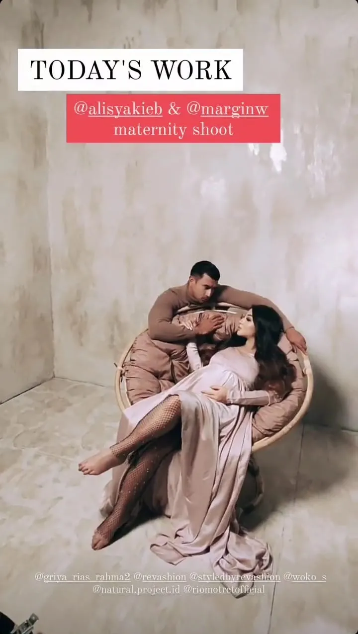 Potret maternity shoot Margin Wieheerm © 2021 brilio.net Potret maternity shoot Margin Wieheerm © 2021 brilio.net