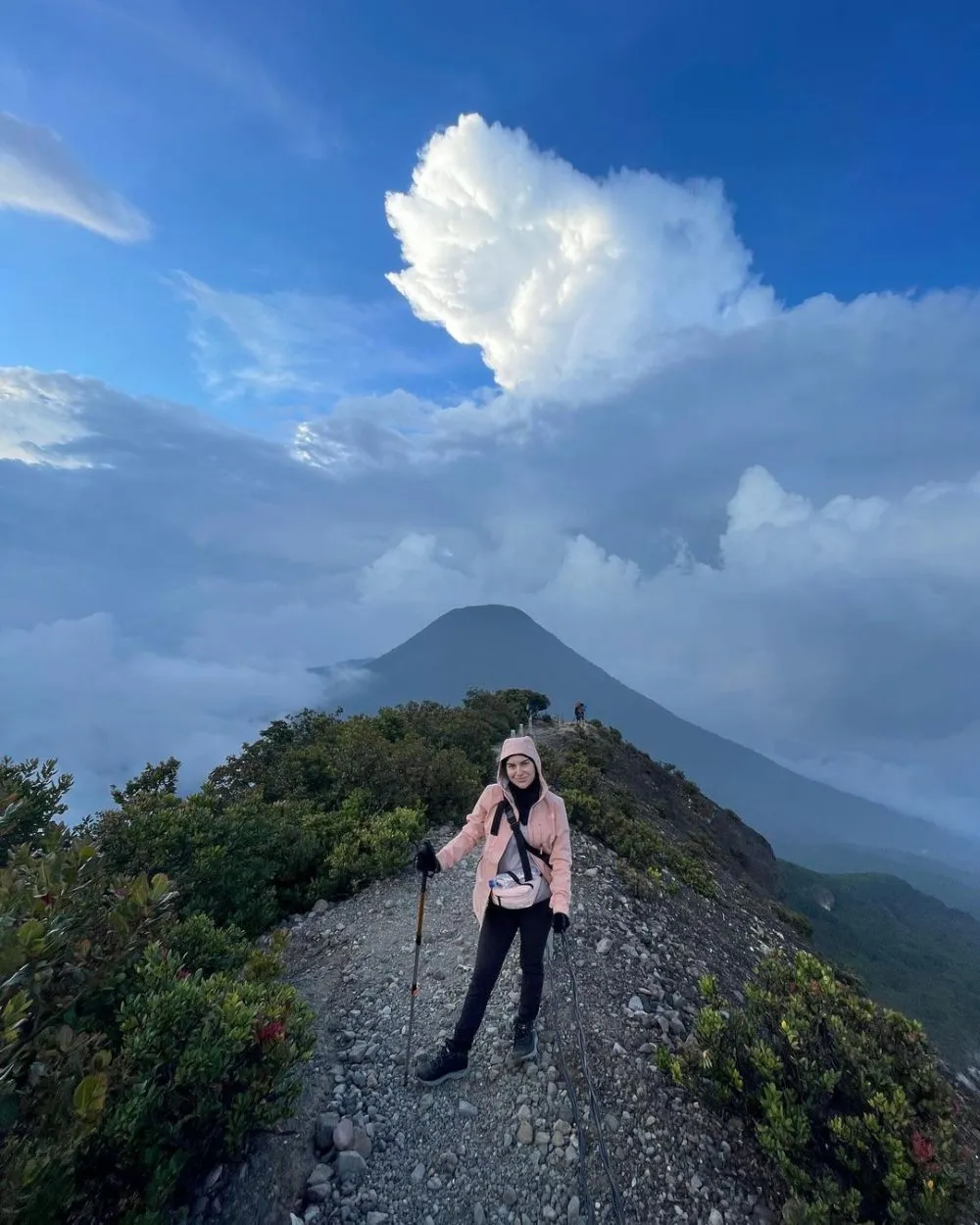 ammar bella naik gunung © 2021 Instagram