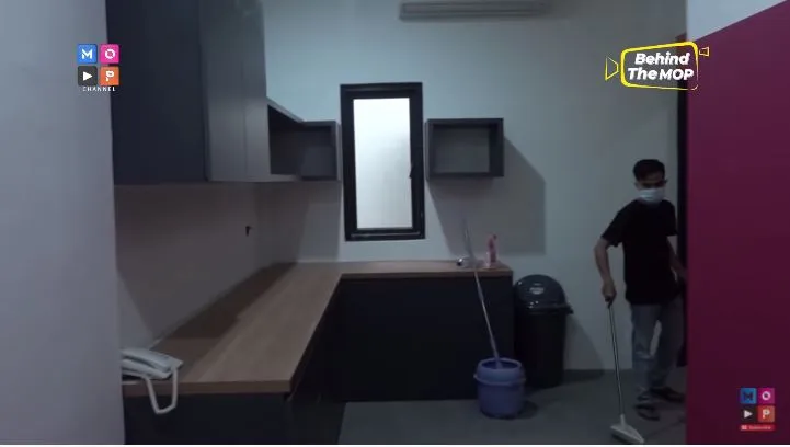 penampakan kantor ruben onsu © YouTube