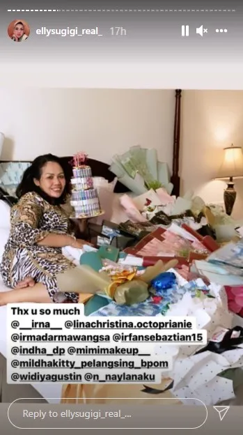 Momen ulang tahun Elly Sugigi ke-50 dari berbagai sumber Momen ulang tahun Elly Sugigi ke-50 dari berbagai sumber