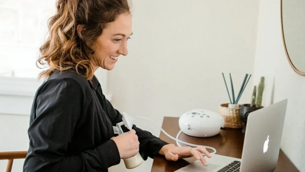 5 Tips memompa ASI © 2021 brilio.net 5 Tips memompa ASI © 2021 brilio.net