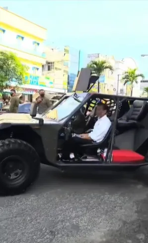 Jokowi tumpangi rantis © 2021 brilio.net Jokowi tumpangi rantis © 2021 brilio.net