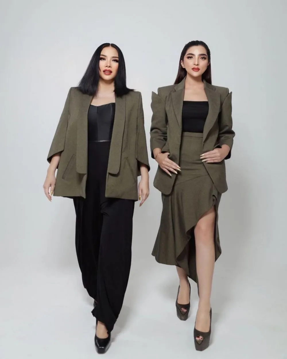 potret Titi DJ dan Ashanty bak Superwoman Instagram © 2021 brilio.net potret Titi DJ dan Ashanty bak Superwoman Instagram © 2021 brilio.net