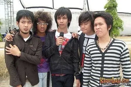 Potret lawas D’masiv © 2021 brilio.net Potret lawas D’masiv © 2021 brilio.net