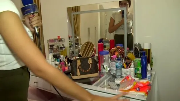 Potret kamar tidur Lucinta Luna © 2021 YouTube Potret kamar tidur Lucinta Luna © 2021 YouTube