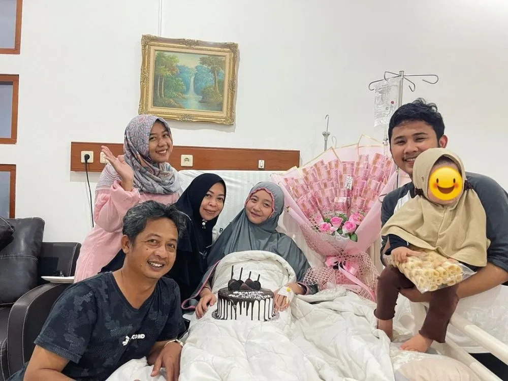 Ega Noviantika ultah di rumah sakit © Instagram Ega Noviantika ultah di rumah sakit © Instagram